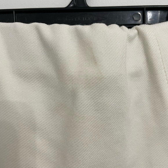 White Topshop skirt with scalloped detail, size 6! Never worn! - Picture 5 of 5